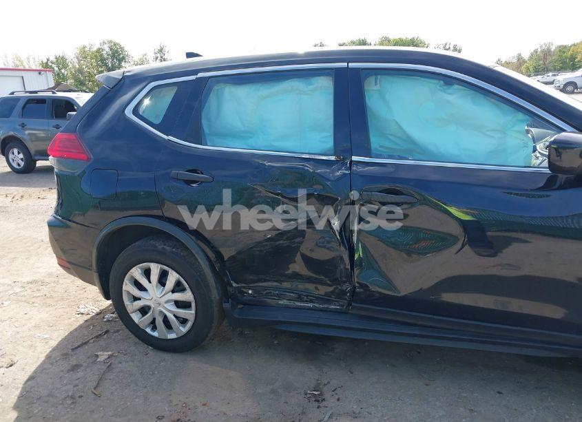 Photo 6 of 2017 Nissan Rogue S (VIN JN8AT2MV9HW010441)