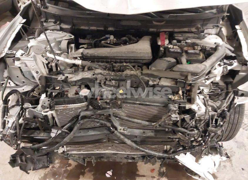 Photo 10 of 2017 Nissan Rogue SV (VIN JN8AT2MV9HW011587)