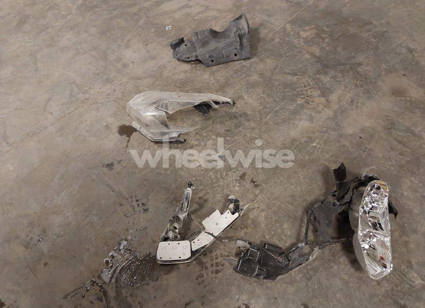 Photo 12 of 2017 Nissan Rogue SV (VIN JN8AT2MV9HW011587)