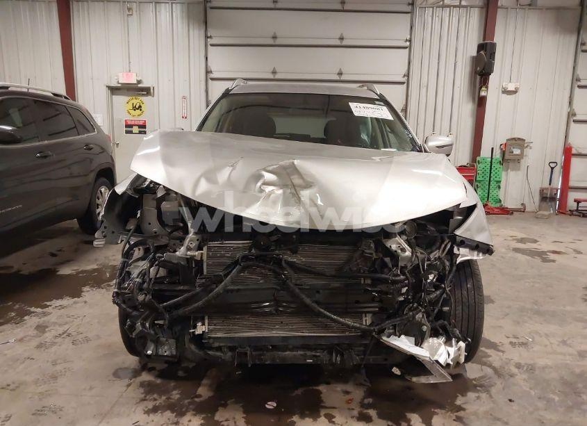 Photo 13 of 2017 Nissan Rogue SV (VIN JN8AT2MV9HW011587)