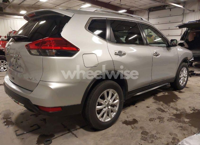 Photo 4 of 2017 Nissan Rogue SV (VIN JN8AT2MV9HW011587)
