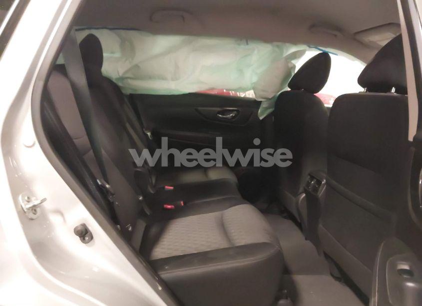 Photo 8 of 2017 Nissan Rogue SV (VIN JN8AT2MV9HW011587)