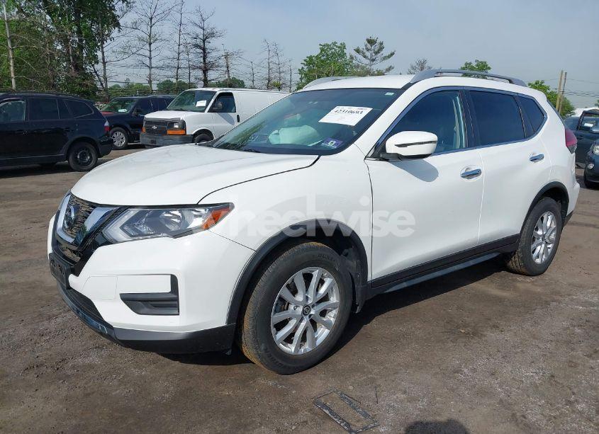 Photo 2 of 2017 Nissan Rogue SV (VIN JN8AT2MV9HW018118)