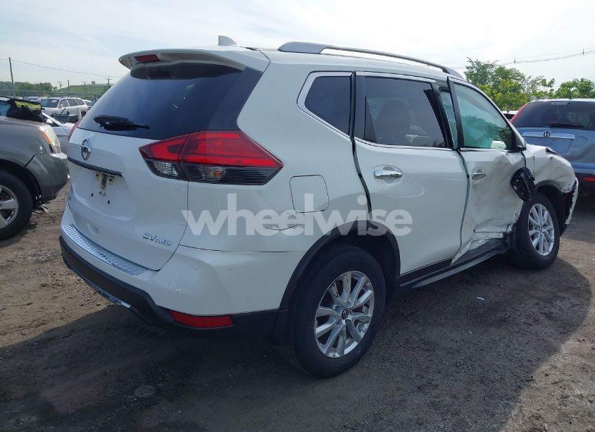 Photo 4 of 2017 Nissan Rogue SV (VIN JN8AT2MV9HW018118)