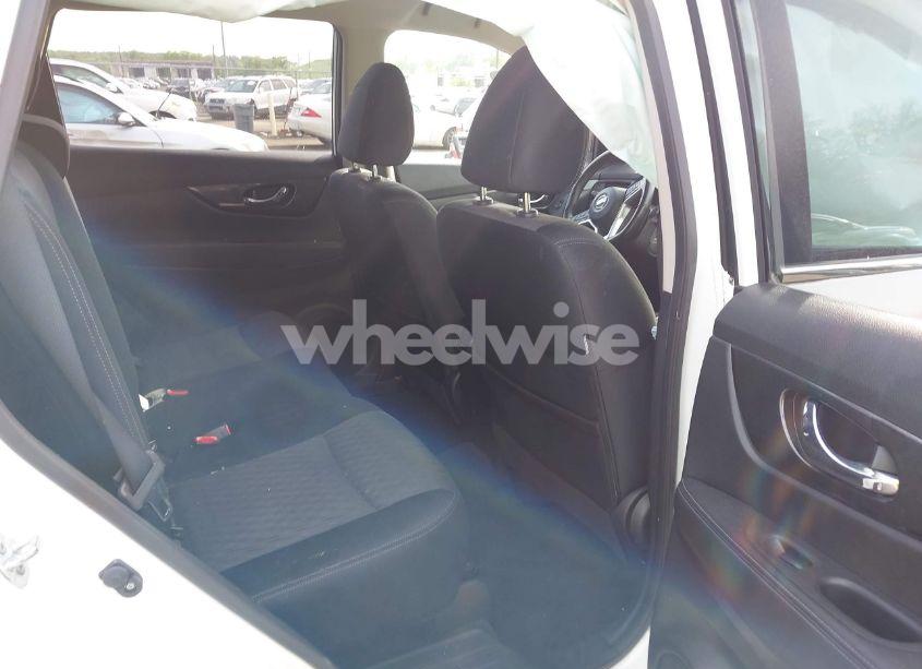 Photo 8 of 2017 Nissan Rogue SV (VIN JN8AT2MV9HW018118)