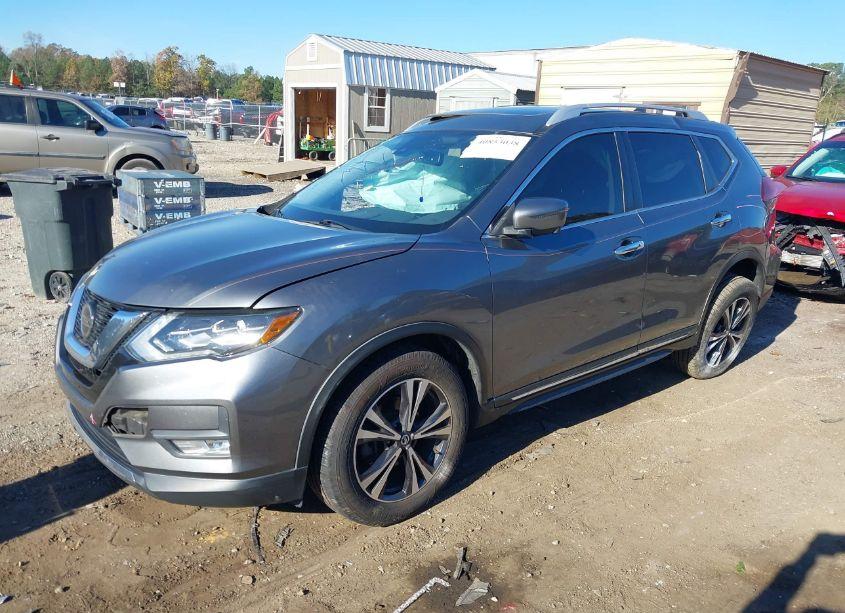 Photo 2 of 2018 Nissan Rogue SL (VIN JN8AT2MV9JW302452)