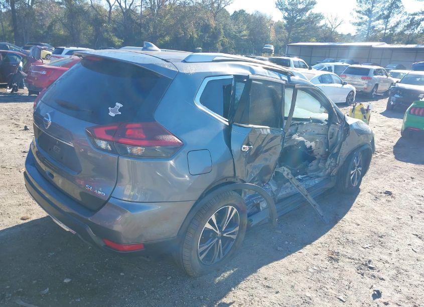 Photo 4 of 2018 Nissan Rogue SL (VIN JN8AT2MV9JW302452)