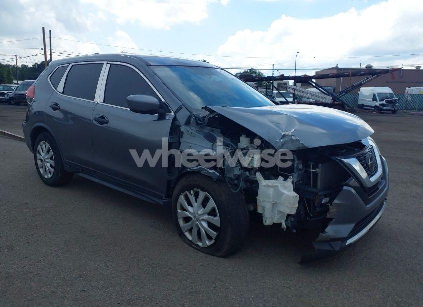 2018 Nissan Rogue S (VIN JN8AT2MV9JW315024) main photo