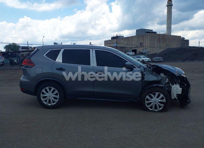 Photo 13 of 2018 Nissan Rogue S (VIN JN8AT2MV9JW315024)