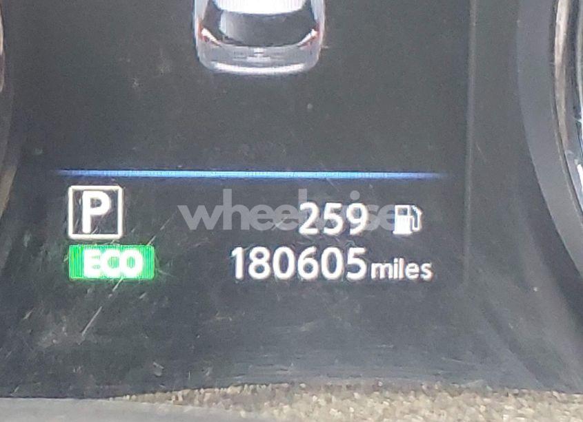 Photo 15 of 2018 Nissan Rogue S (VIN JN8AT2MV9JW315024)