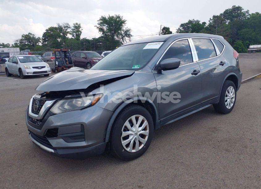 Photo 2 of 2018 Nissan Rogue S (VIN JN8AT2MV9JW315024)