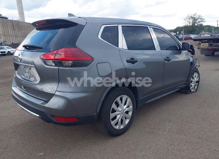 Photo 4 of 2018 Nissan Rogue S (VIN JN8AT2MV9JW315024)