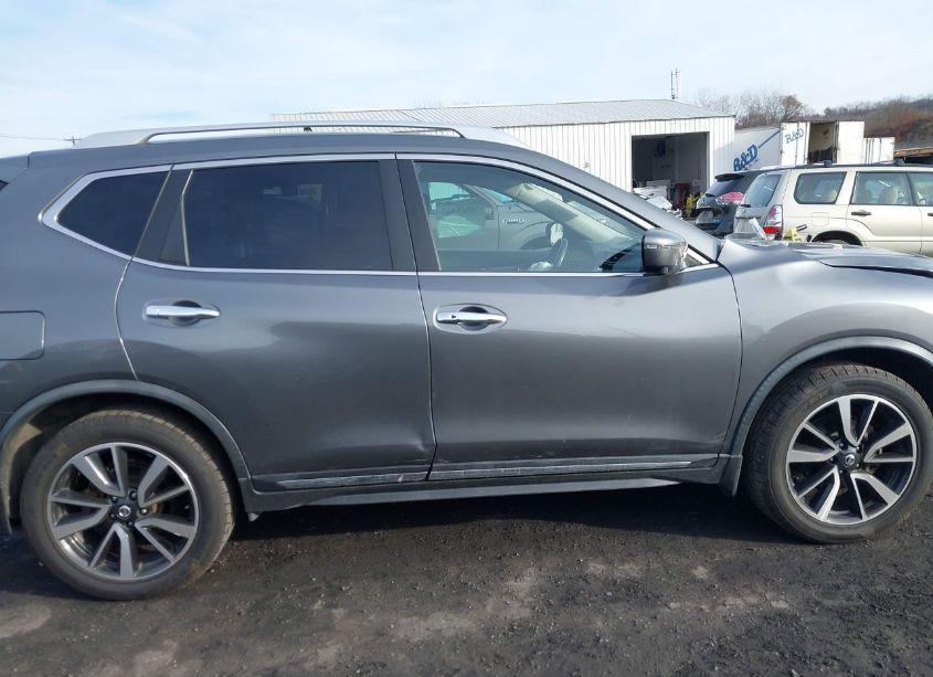 Photo 13 of 2018 Nissan Rogue SL (VIN JN8AT2MV9JW329621)