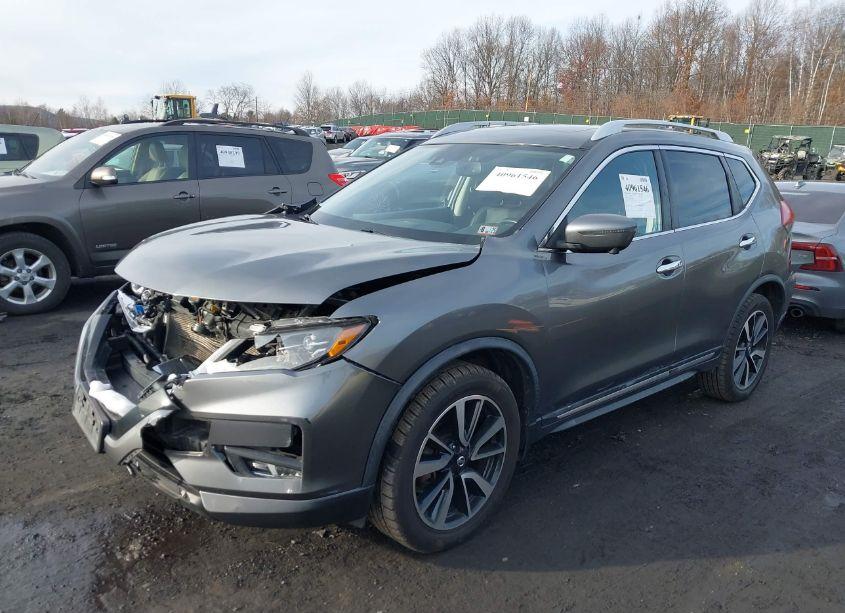 Photo 2 of 2018 Nissan Rogue SL (VIN JN8AT2MV9JW329621)