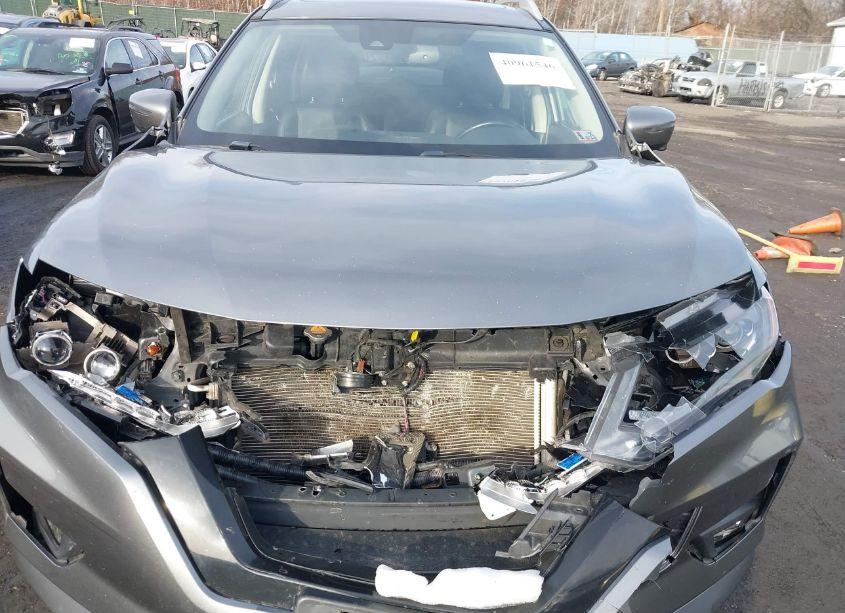 Photo 6 of 2018 Nissan Rogue SL (VIN JN8AT2MV9JW329621)