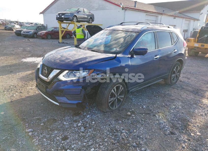Photo 2 of 2019 Nissan Rogue S/SV (VIN JN8AT2MV9KW378948)