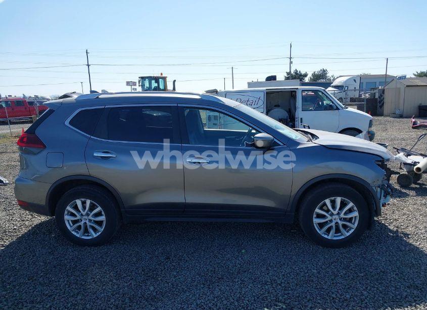 Photo 14 of 2019 Nissan Rogue SV (VIN JN8AT2MV9KW379811)