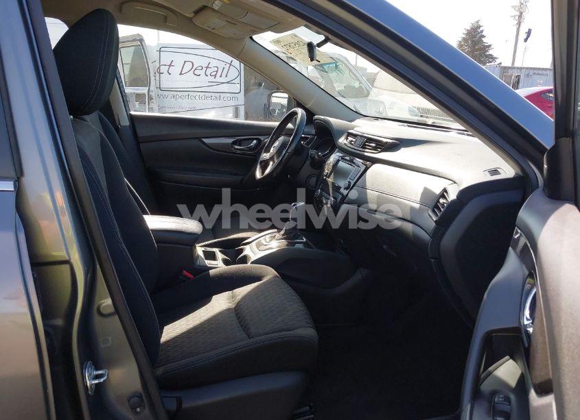 Photo 5 of 2019 Nissan Rogue SV (VIN JN8AT2MV9KW379811)