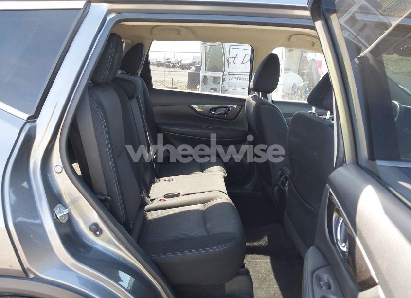 Photo 8 of 2019 Nissan Rogue SV (VIN JN8AT2MV9KW379811)