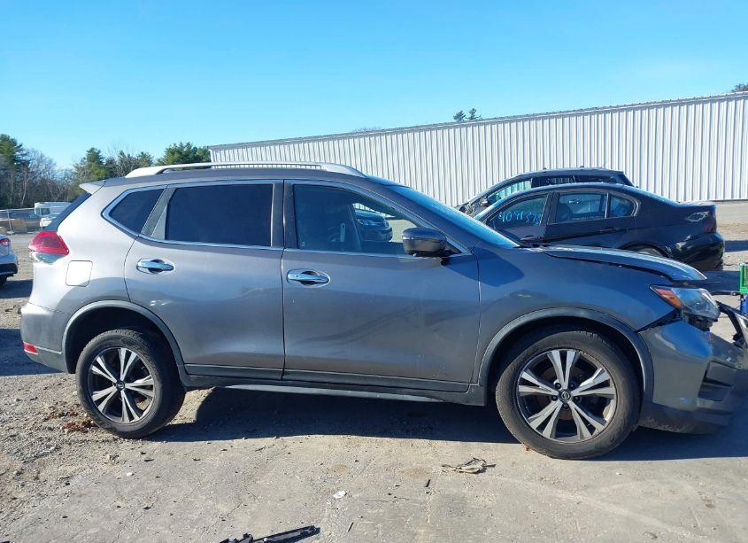 Photo 13 of 2019 Nissan Rogue SV (VIN JN8AT2MV9KW386144)