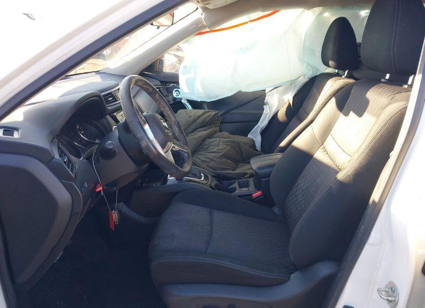 Photo 5 of 2019 Nissan Rogue SV (VIN JN8AT2MV9KW398889)