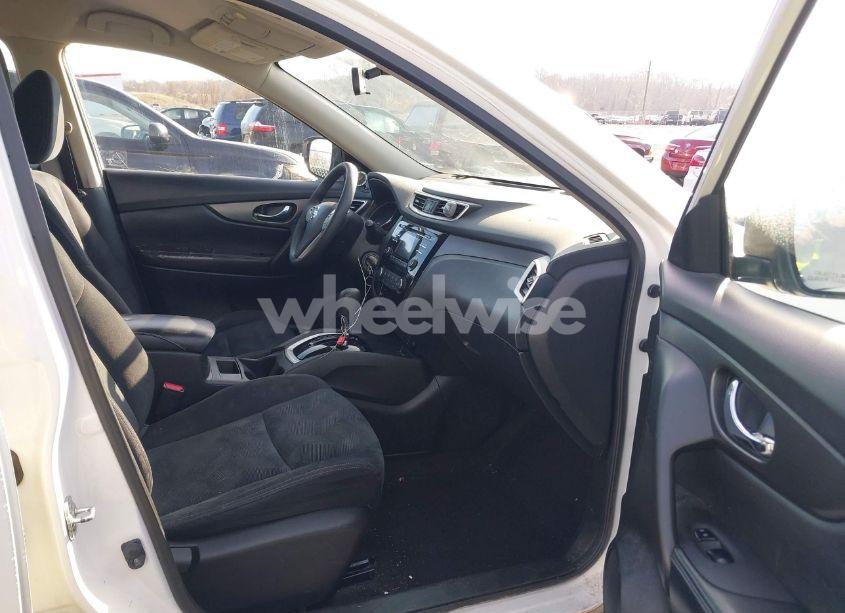 Photo 5 of 2016 Nissan Rogue S (VIN JN8AT2MVXGW146639)