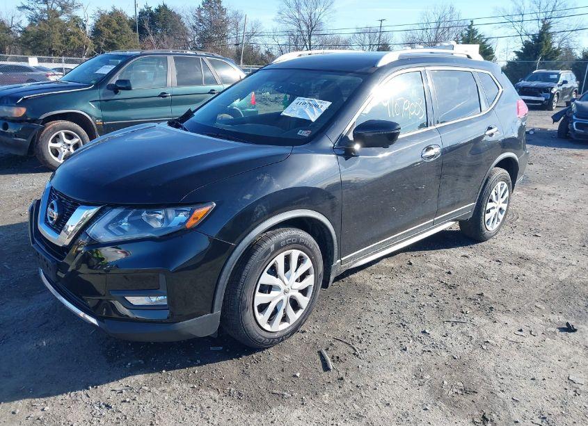 Photo 2 of 2017 Nissan Rogue SV (VIN JN8AT2MVXHW000355)