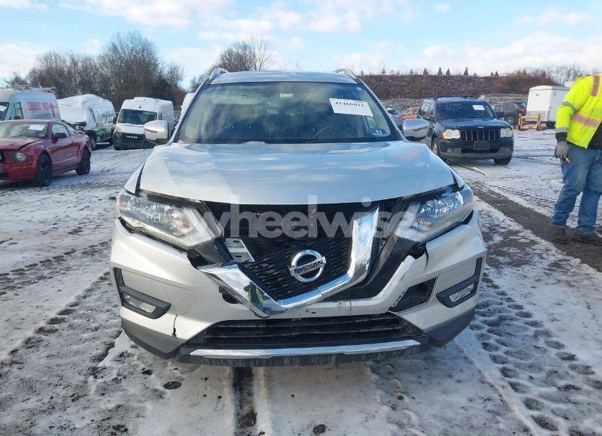 Photo 12 of 2017 Nissan Rogue SV (VIN JN8AT2MVXHW003255)