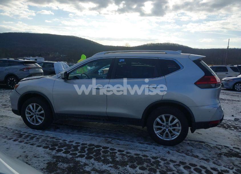 Photo 14 of 2017 Nissan Rogue SV (VIN JN8AT2MVXHW003255)