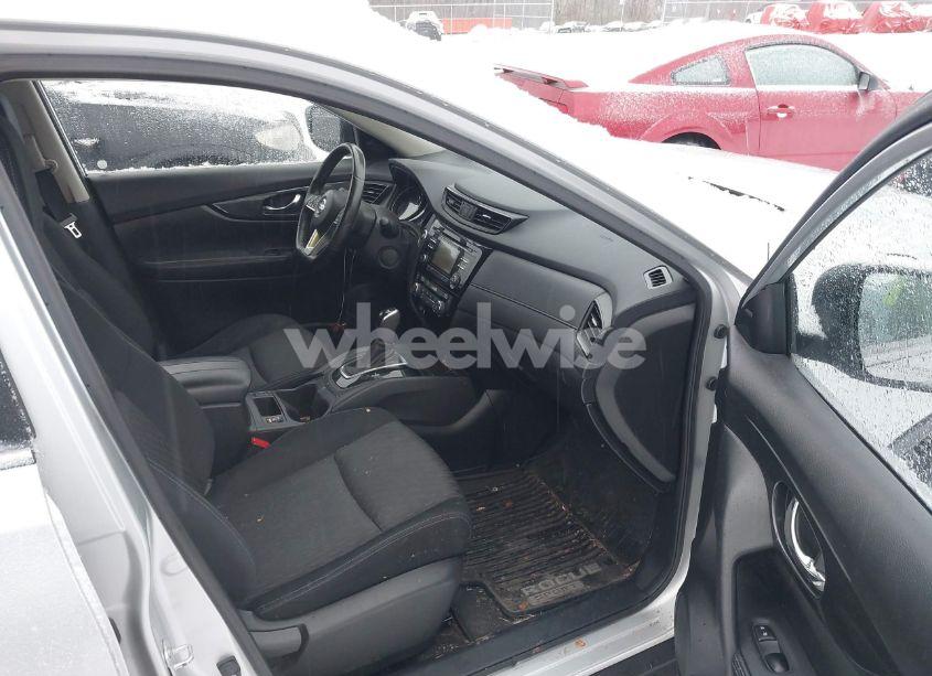 Photo 5 of 2017 Nissan Rogue SV (VIN JN8AT2MVXHW003255)