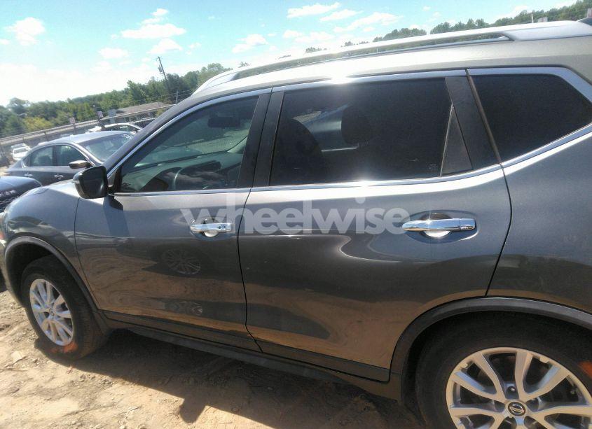 Photo 14 of 2017 Nissan Rogue SV (VIN JN8AT2MVXHW006382)