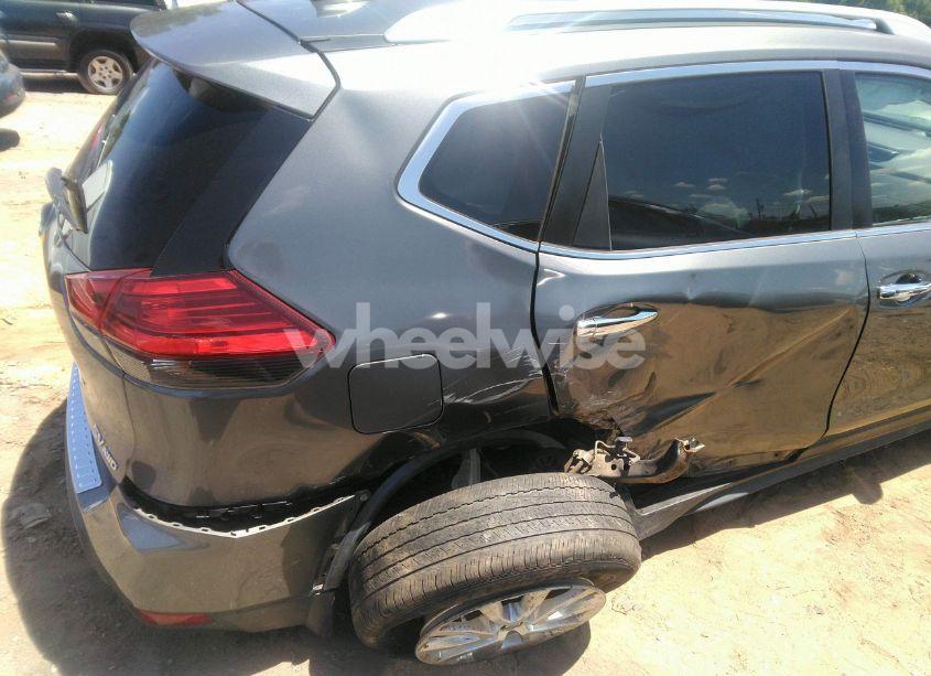 Photo 6 of 2017 Nissan Rogue SV (VIN JN8AT2MVXHW006382)