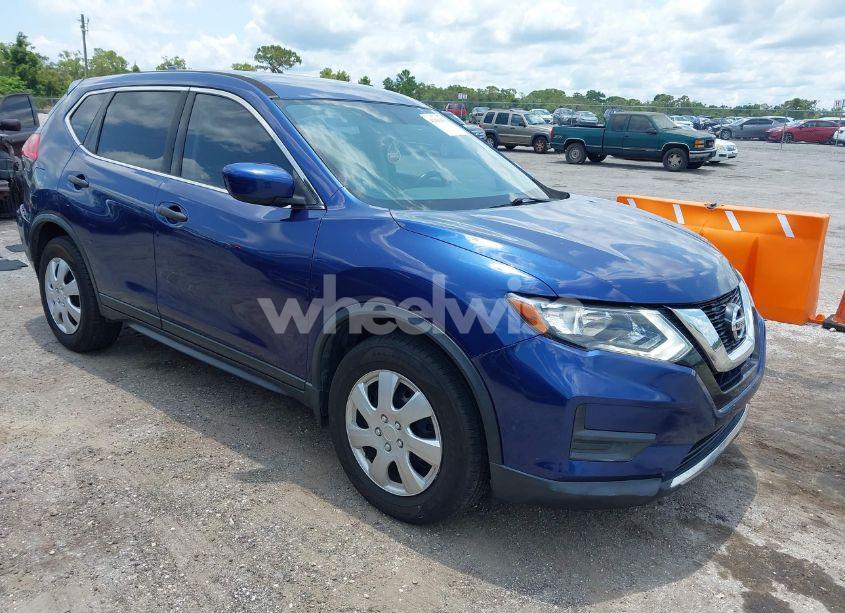 2017 Nissan Rogue S (VIN JN8AT2MVXHW011131) main photo