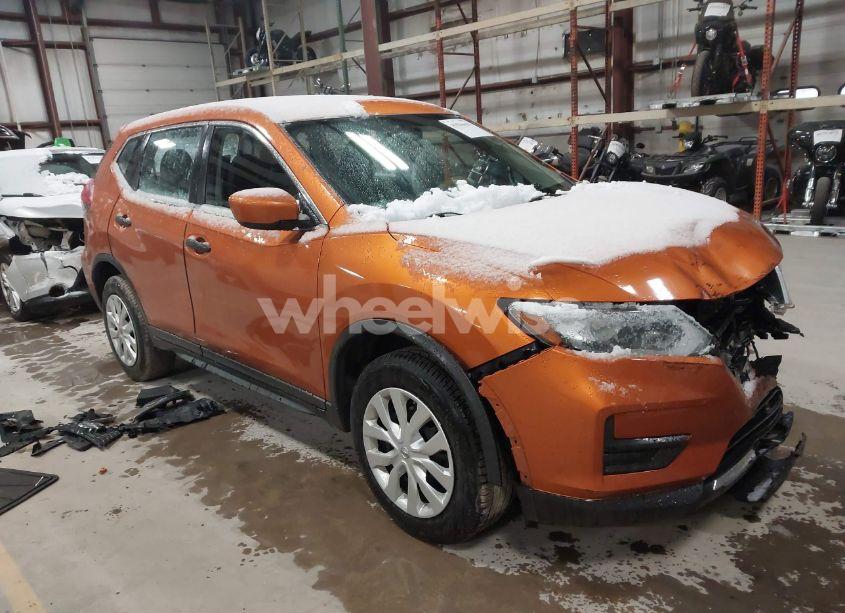 2017 Nissan Rogue S (VIN JN8AT2MVXHW014000) main photo