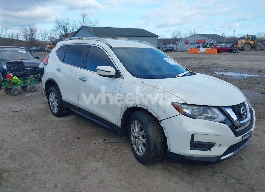 2017 Nissan Rogue SV (VIN JN8AT2MVXHW017964) main photo
