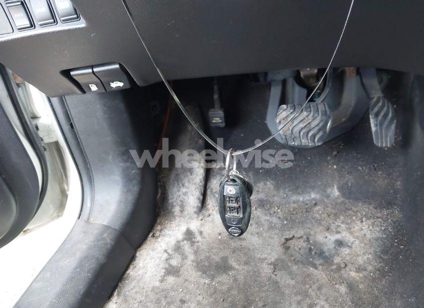 Photo 11 of 2017 Nissan Rogue SV (VIN JN8AT2MVXHW017964)