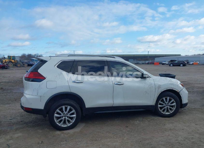 Photo 14 of 2017 Nissan Rogue SV (VIN JN8AT2MVXHW017964)
