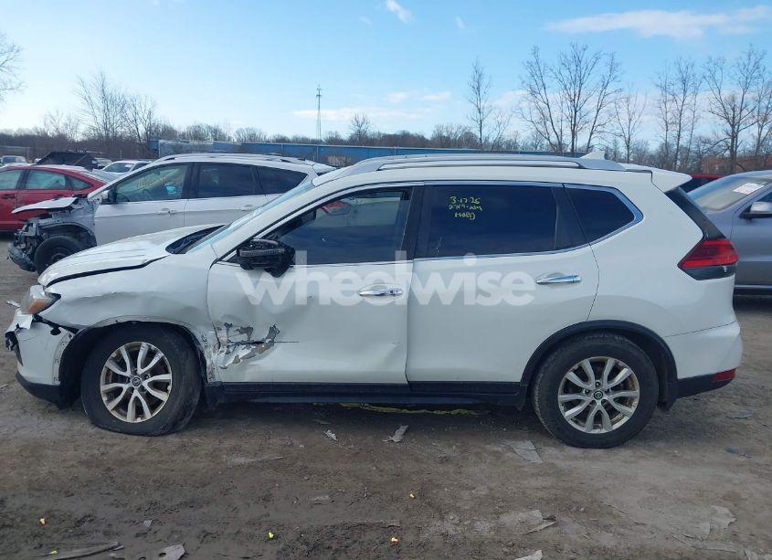 Photo 15 of 2017 Nissan Rogue SV (VIN JN8AT2MVXHW017964)