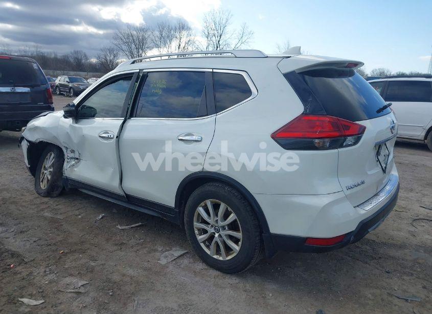 Photo 3 of 2017 Nissan Rogue SV (VIN JN8AT2MVXHW017964)