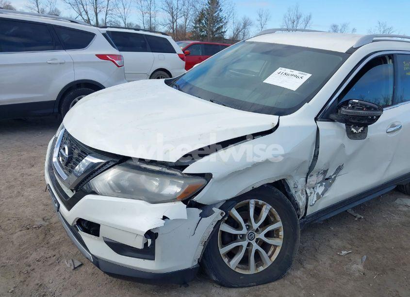 Photo 6 of 2017 Nissan Rogue SV (VIN JN8AT2MVXHW017964)