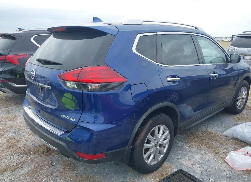 Photo 4 of 2017 Nissan Rogue SV (VIN JN8AT2MVXHW018452)