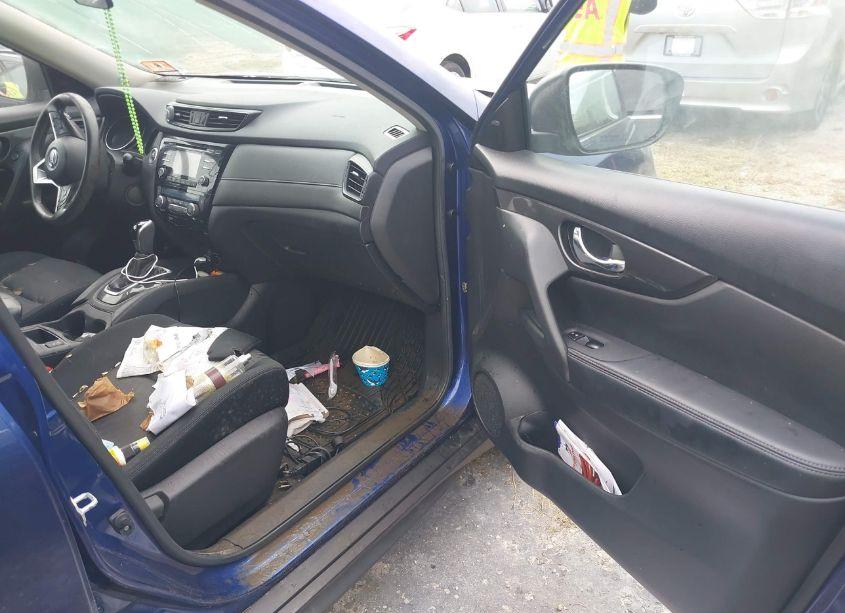 Photo 5 of 2017 Nissan Rogue SV (VIN JN8AT2MVXHW018452)