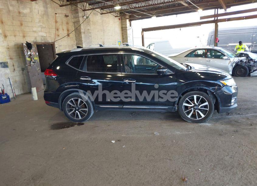 Photo 13 of 2017 Nissan Rogue SL (VIN JN8AT2MVXHW018953)