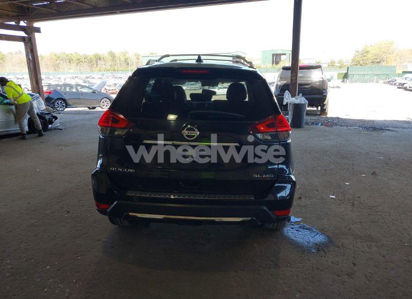 Photo 16 of 2017 Nissan Rogue SL (VIN JN8AT2MVXHW018953)