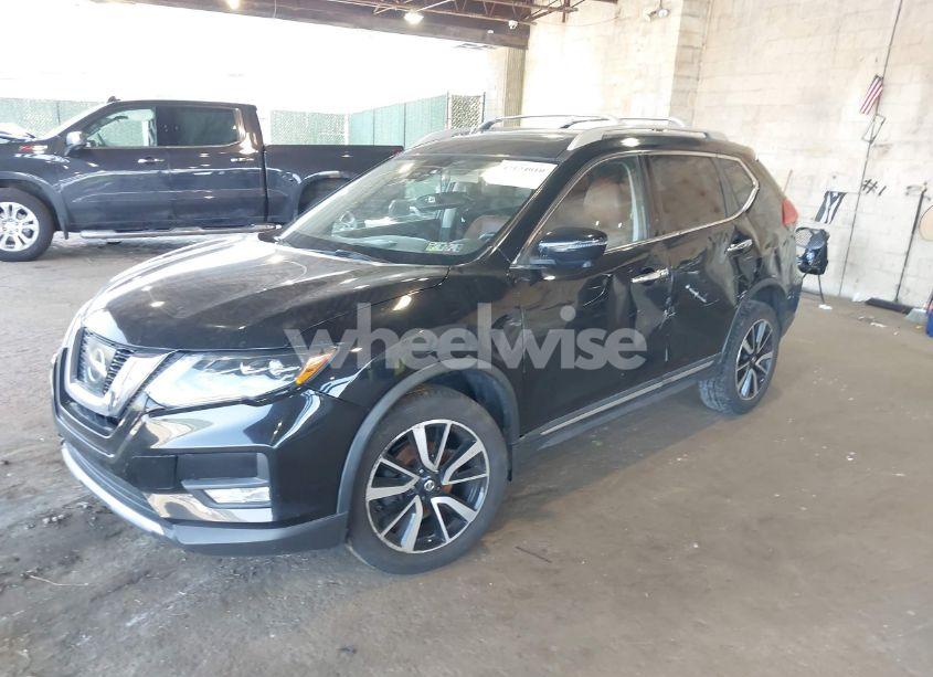 Photo 2 of 2017 Nissan Rogue SL (VIN JN8AT2MVXHW018953)