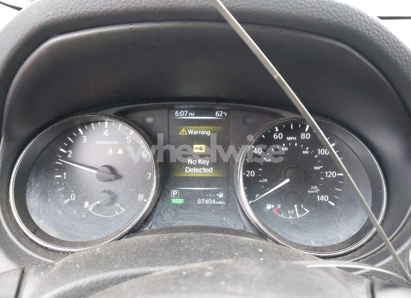 Photo 16 of 2017 Nissan Rogue SV (VIN JN8AT2MVXHW021593)