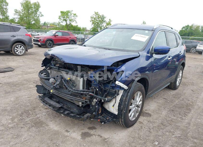 Photo 2 of 2017 Nissan Rogue SV (VIN JN8AT2MVXHW021593)