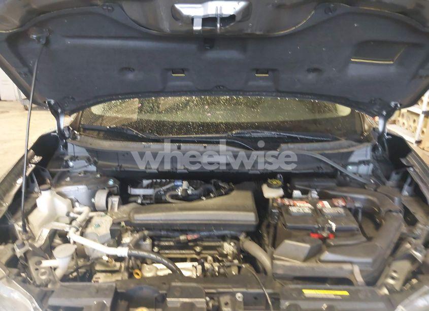 Photo 10 of 2017 Nissan Rogue SV (VIN JN8AT2MVXHW021867)