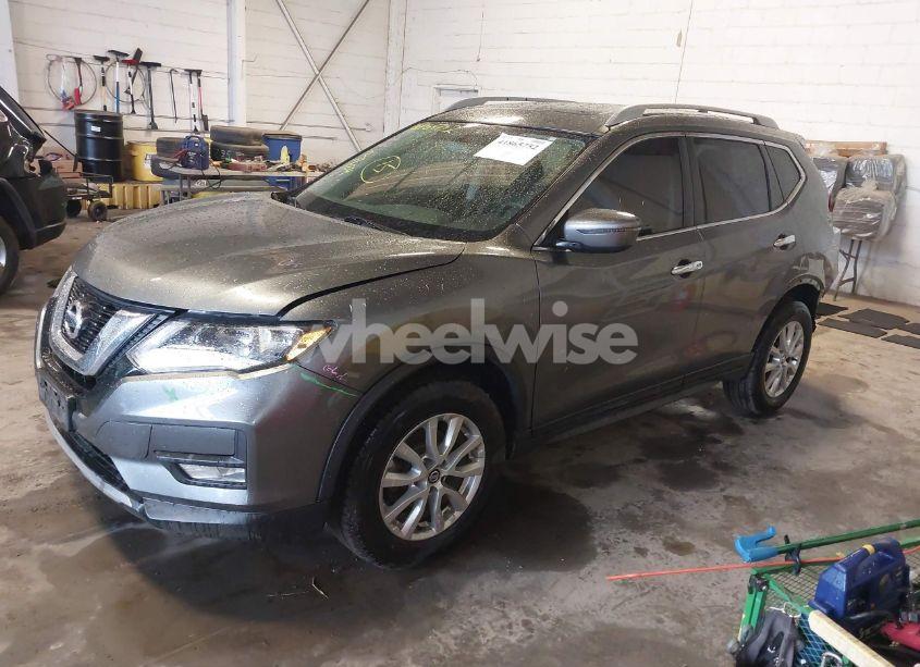 Photo 2 of 2017 Nissan Rogue SV (VIN JN8AT2MVXHW021867)