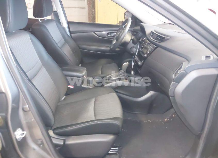 Photo 5 of 2017 Nissan Rogue SV (VIN JN8AT2MVXHW021867)